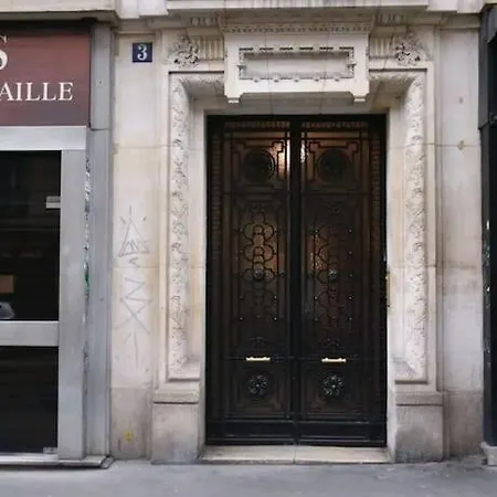 Notre Dame Joli Nid Calme Clair Equipe Type Cabine Pied Notre Dame Apartamento *
