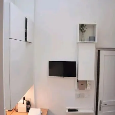 Notre Dame Joli Nid Calme Clair Equipe Type Cabine Pied Notre Dame Apartamento